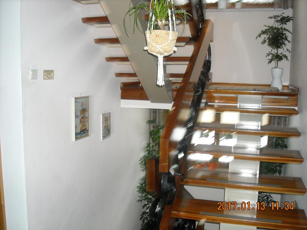 Haus Rosi Hotel Umhausen Exterior photo