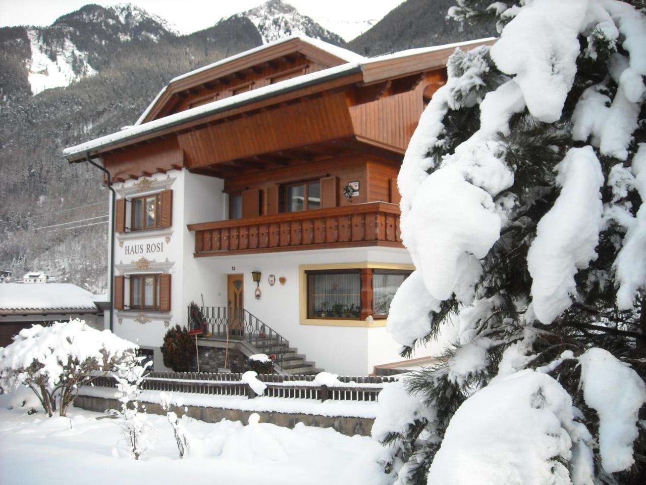 Haus Rosi Hotel Umhausen Exterior photo